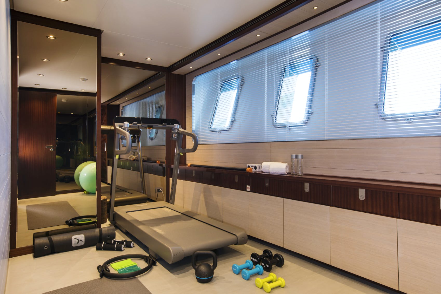 Luxury Yachts with Onboard Gyms: Elevate Your Voyage Experience