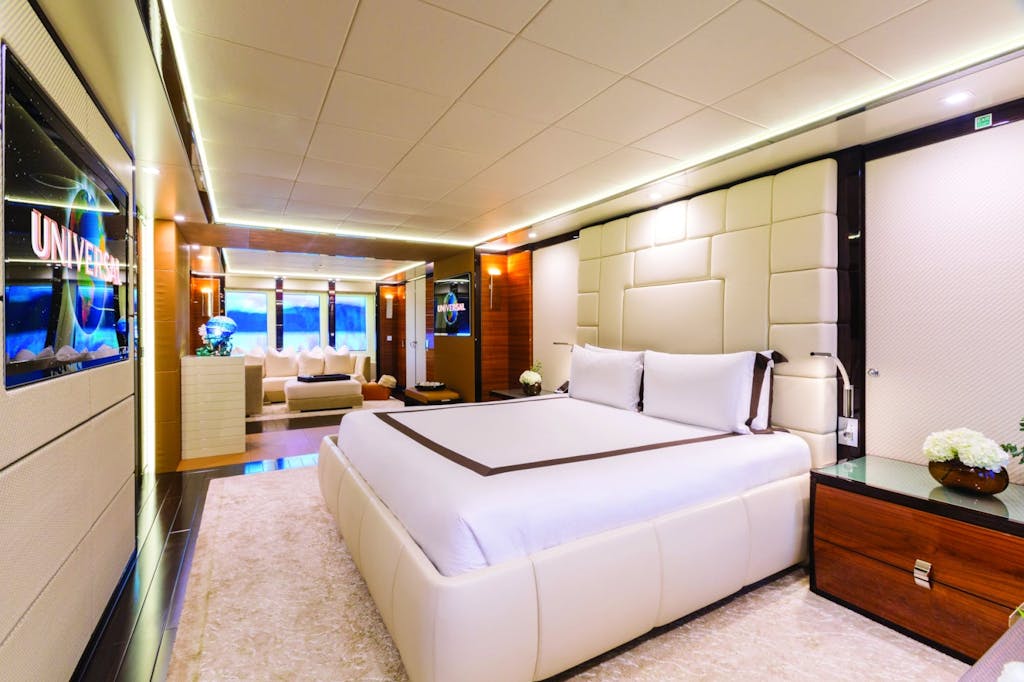 do yachties sleep with guests